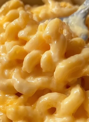 Cozy and creamy microwave macaroni and cheese served in a bowl