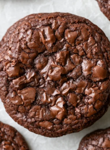 Delicious easy brownie cookies fresh from the oven, perfect for dessert lovers.