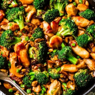 Healthy chicken stir fry with broccoli on a plate