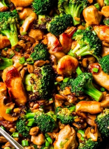 Healthy chicken stir fry with broccoli on a plate