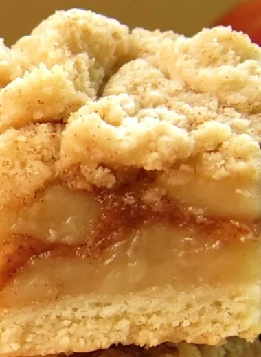 Delicious homemade apple pie bars with a buttery crust and sweet apple filling.