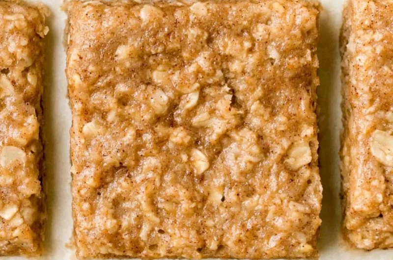Homemade healthy breakfast bars recipe with low calorie ingredients